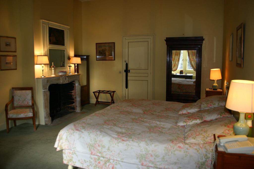 Chateau De La Verrerie Hotel Aubigny sur Nere Ruang foto