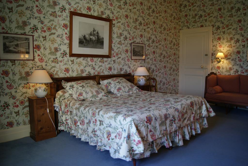 Chateau De La Verrerie Hotel Aubigny sur Nere Ruang foto